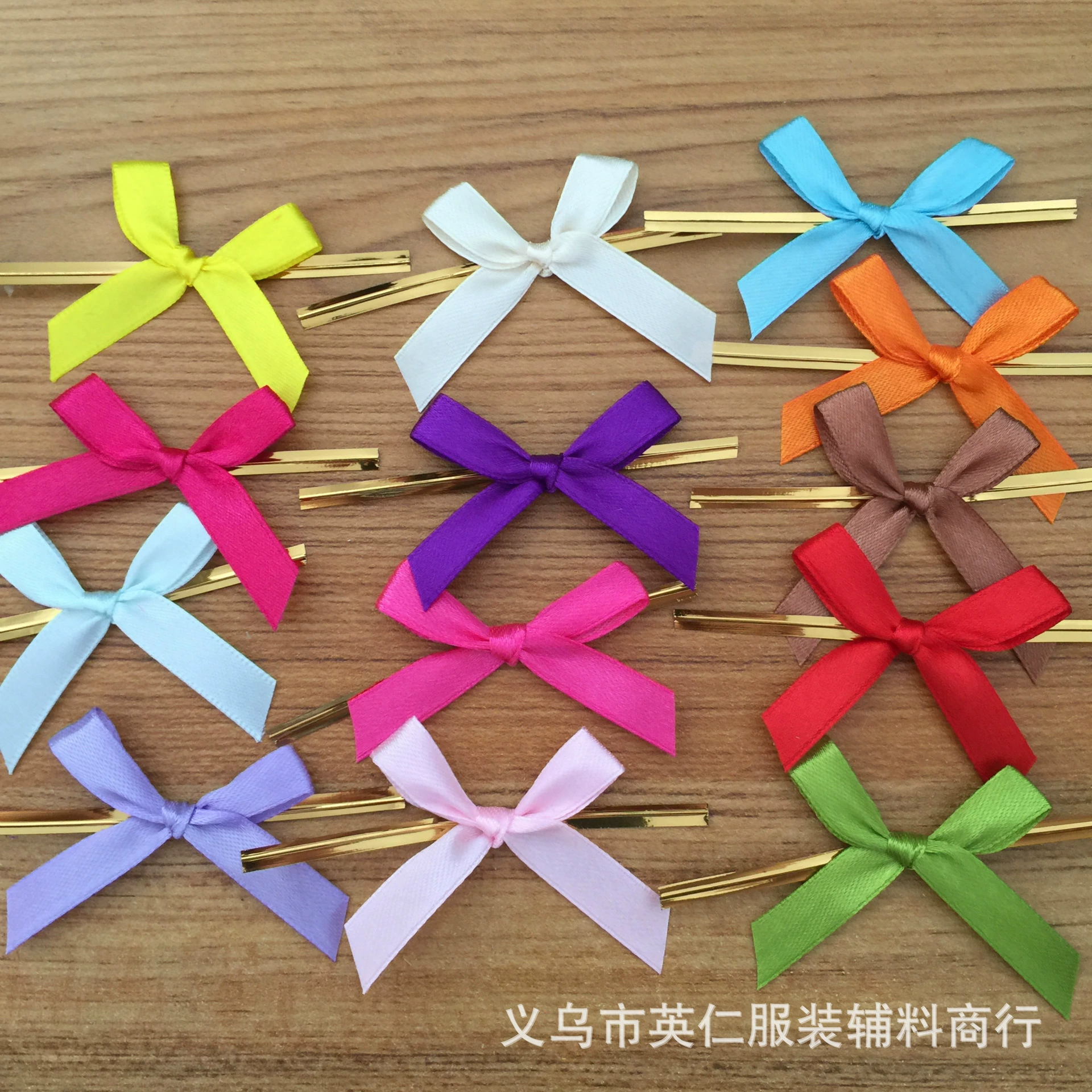 Производитель поставляет разноцветные банты для галстуков в наличии, упаковка для подарков и выпечки, банты для леденцов.