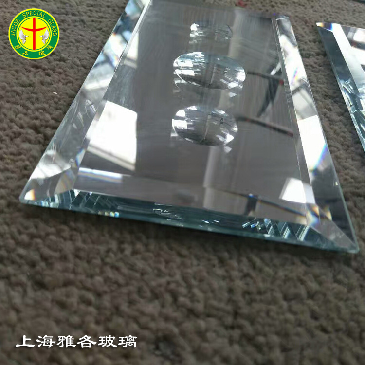 钢化玻璃加工 镀膜激光内雕车刻  高档家具酒店装饰 烤漆半透玻璃