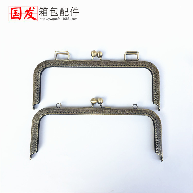 In stock: 24cm cuadrados en relieve cabeza de bola de oro bronce