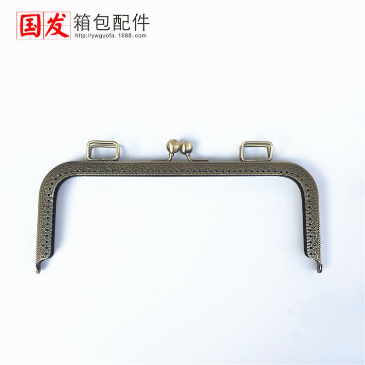 In stock: 24cm cuadrados en relieve cabeza de bola de oro bronce