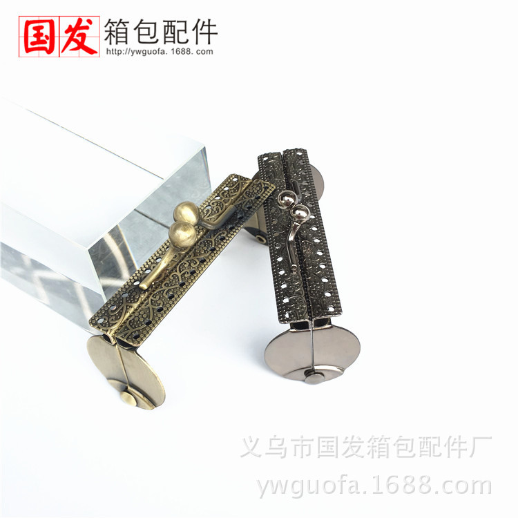 En stock: 7CM bisagra de riqueza, pie de anclaje estereoscópico cabeza de oro bronce accesorios de bolsa de oro al por mayor