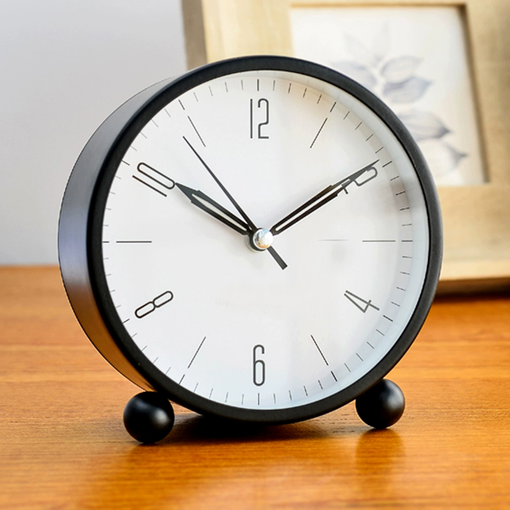 Маленький будильник Креативный немой ученик прикроватные простые часы настольные часы мини-металлический детский будильник светящийся