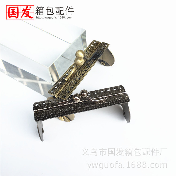 En stock: 7CM bisagra de riqueza, pie de anclaje estereoscópico cabeza de oro bronce accesorios de bolsa de oro al por mayor