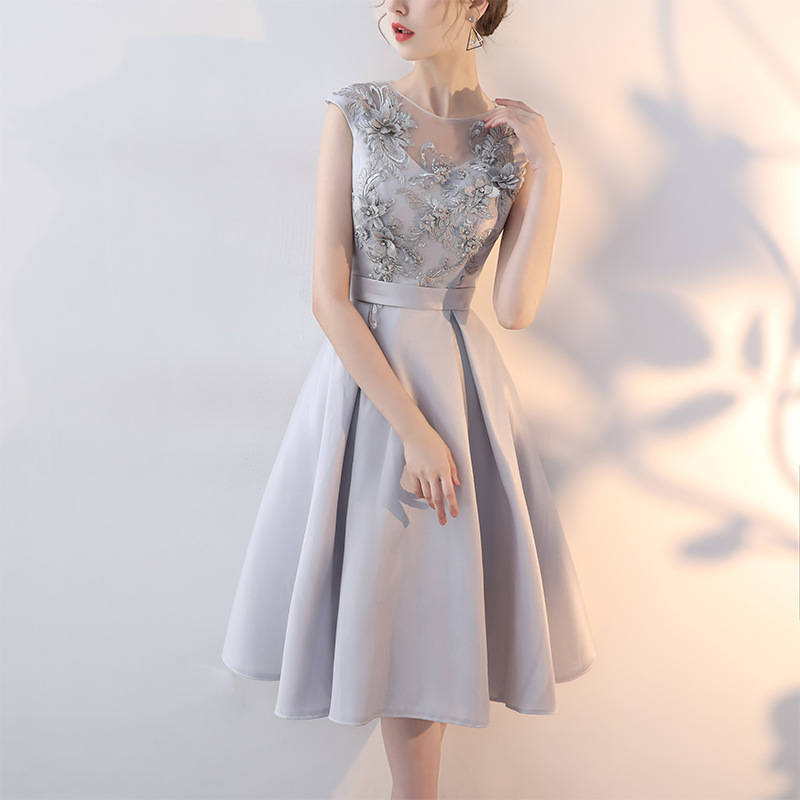 Vestido para mujer 2025 nuevo estilo coreano gris adelgazante vestido pequeño de fiesta elegante para banquete de noche.