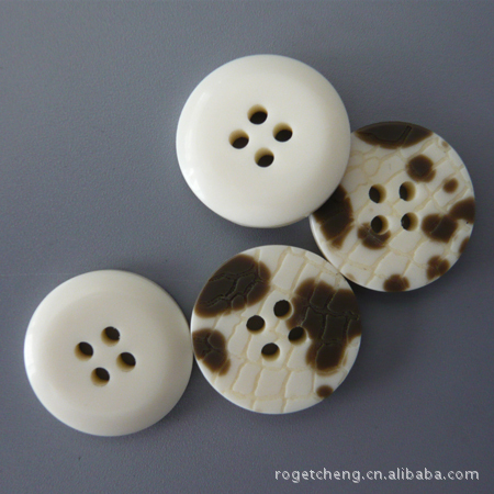 激光雕刻树脂扣毛呢四眼钮扣大衣外套乱花纽扣高档时装扣
