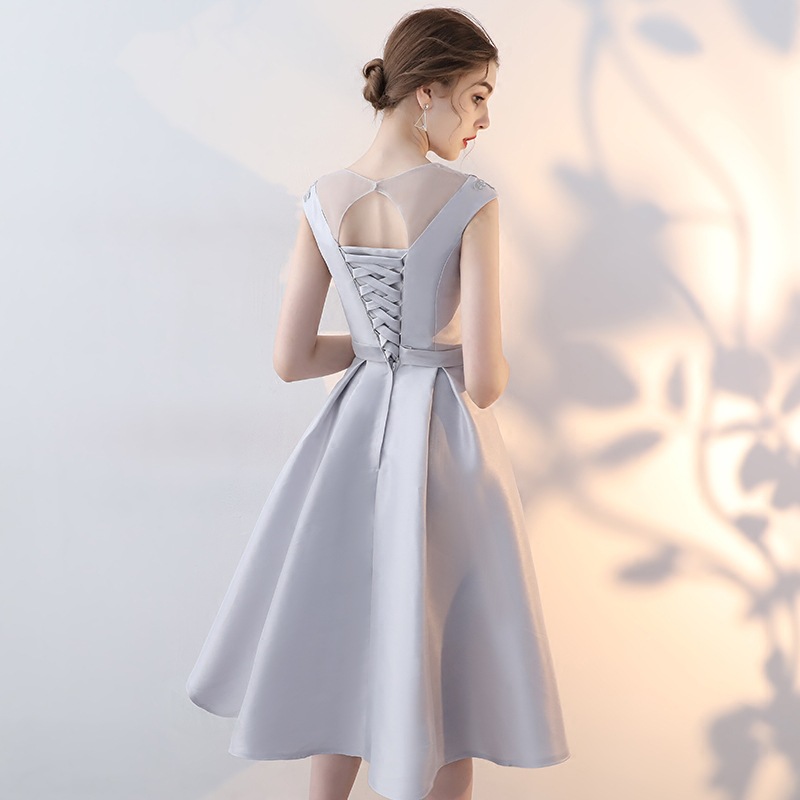 Vestido para mujer 2025 nuevo estilo coreano gris adelgazante vestido pequeño de fiesta elegante para banquete de noche.
