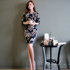 跨境2023秋装新款名媛时尚简约V领印花修身长袖包臀连衣裙
