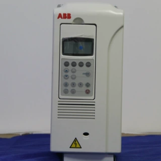 ABB变频器ACS800-01-0135-3+P901全新原装正品ACS800-110KW代理