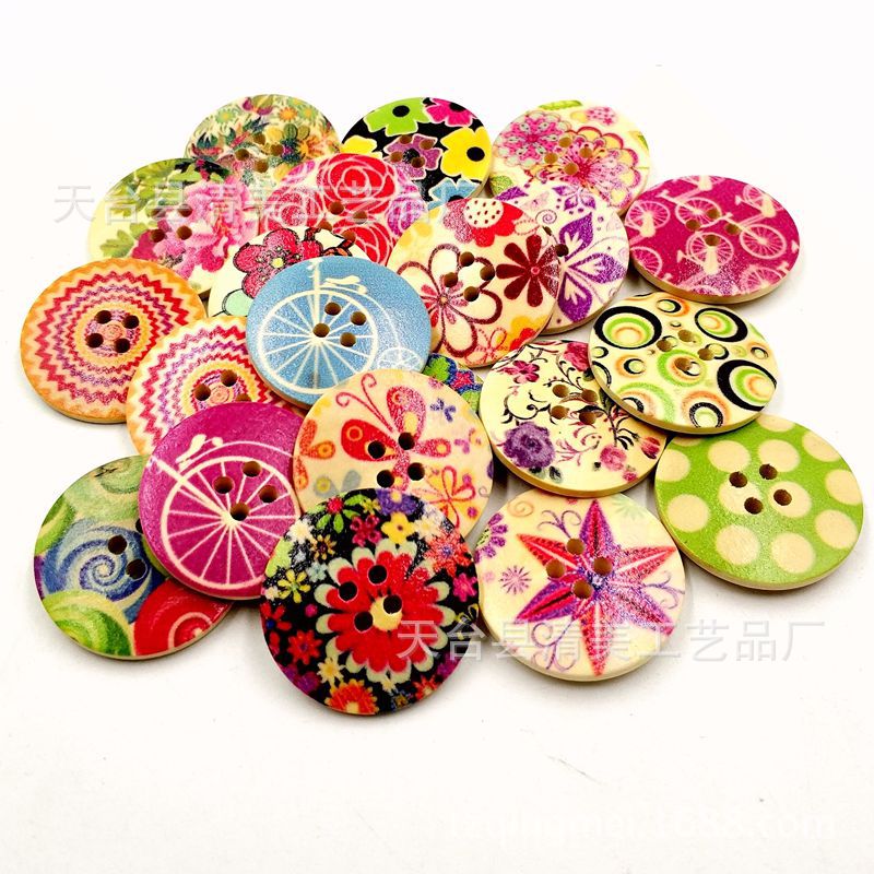 Botones de madera botones pintados botones impresos dibujos animados de los niños botones de madera gran cantidad Congusted