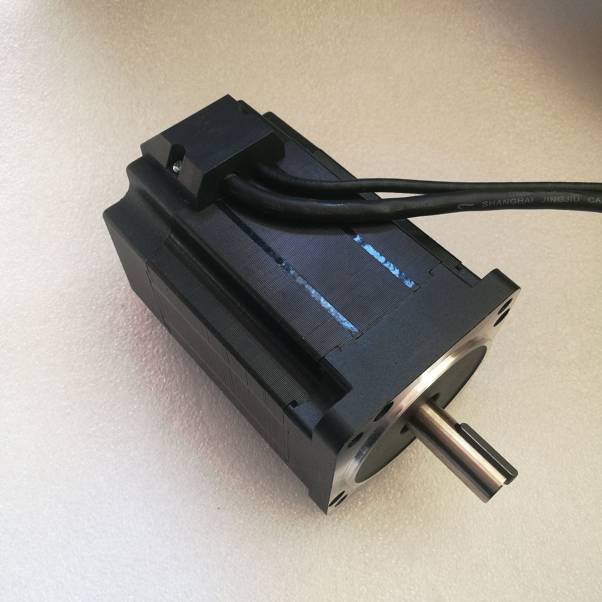 86BLS系列无刷直流电动机 36V 2000转 600W 86直流无刷电机