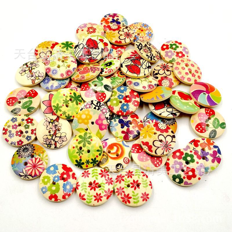 Botones de madera botones pintados botones impresos dibujos animados de los niños botones de madera gran cantidad Congusted