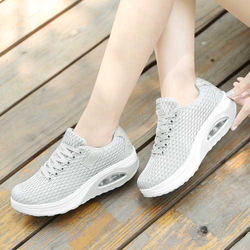 2018 Spring New Breathable Large Mesh Rocking Shoes for Women Fashionable Sports and Casual Shoes Korean Version Mesh Thick-soled Women's Shoes