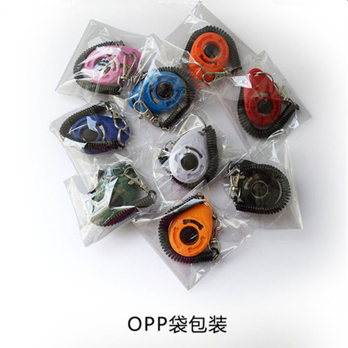 A large number of dog trainers, dog training supplies, clicker dog training clickers, pet clicker dog training tools