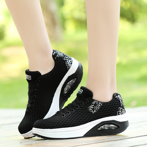 2018 Spring New Breathable Large Mesh Rocking Shoes for Women Fashionable Sports and Casual Shoes Korean Version Mesh Thick-soled Women's Shoes