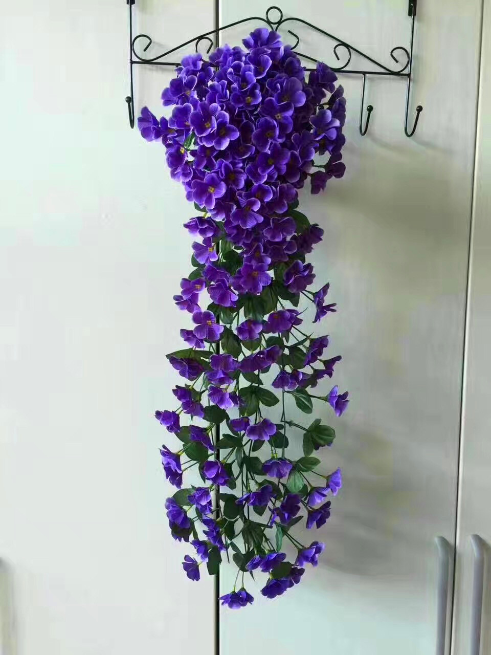 Violeta artificial colgante de pared flor Vine boda casa balcón decoración de interiores flor falsa violeta tela de seda lámpara de calle Flor falsa