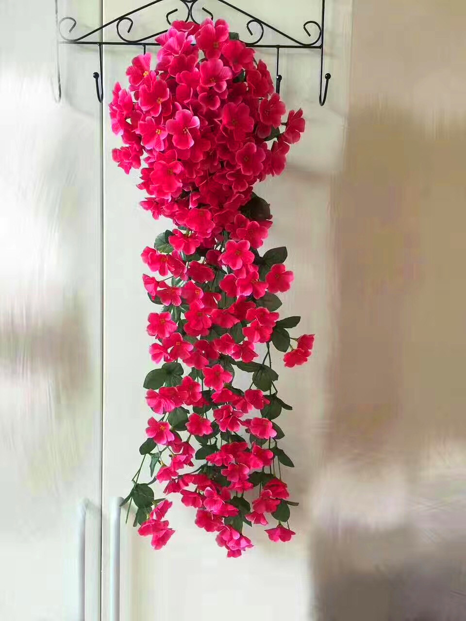 Violeta artificial colgante de pared flor Vine boda casa balcón decoración de interiores flor falsa violeta tela de seda lámpara de calle Flor falsa