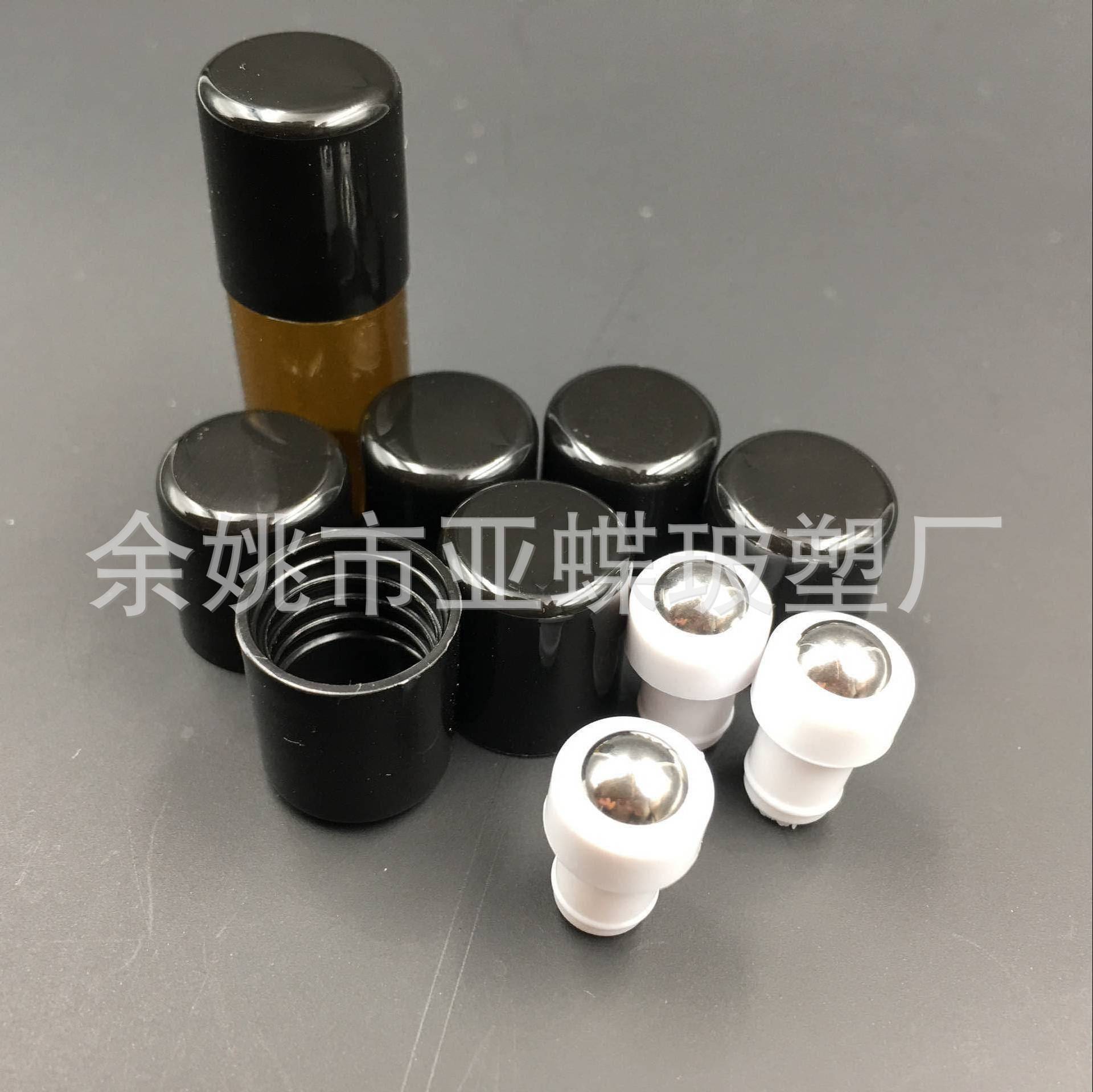 厂家供应化妆品包装多色不锈钢滚珠瓶 PP塑料乳白色钢珠及配套瓶