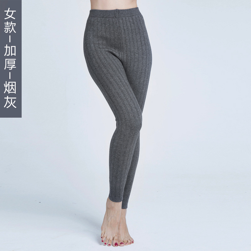 여성의 두꺼운 애쉬