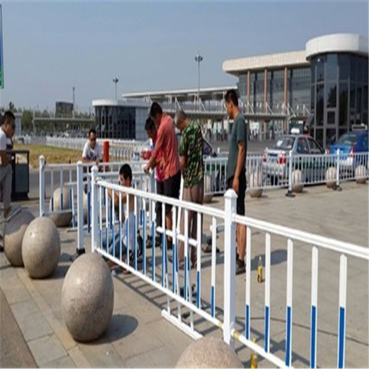 东涌厂家现货市政护栏/城市交通道路护栏马路中间隔离栏