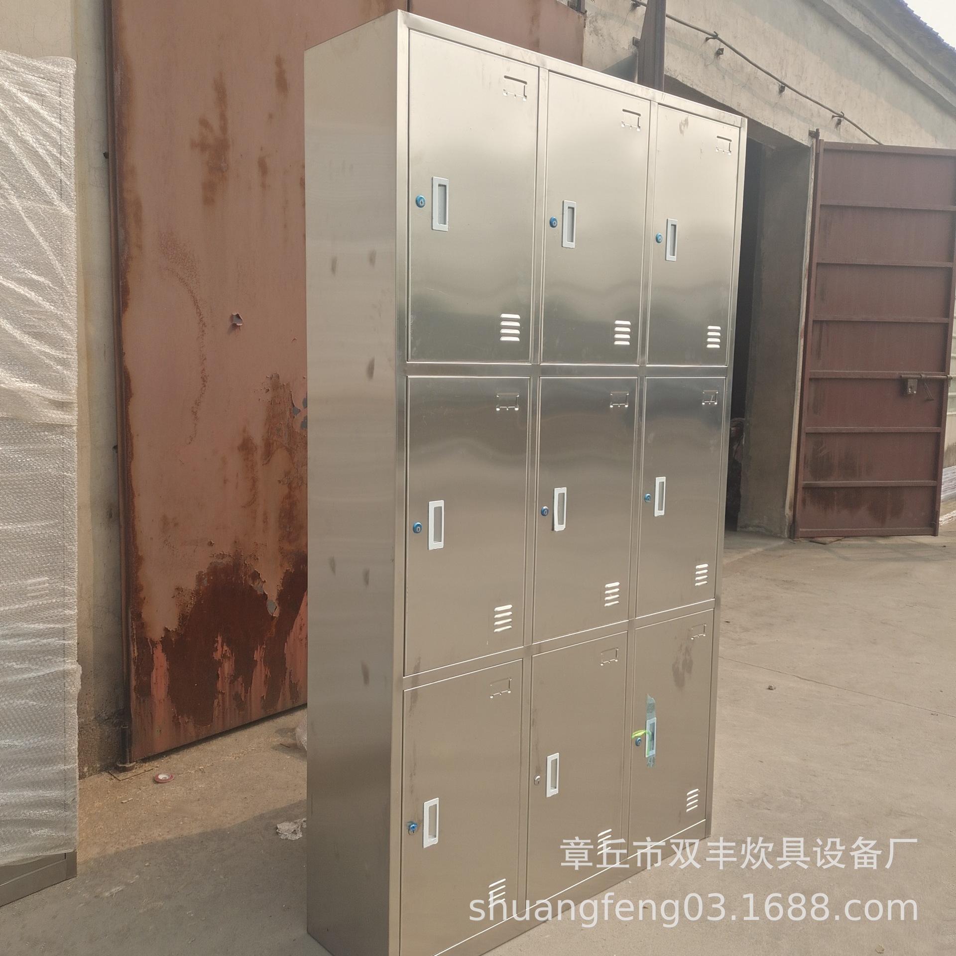供应澡堂更衣柜 食品厂消毒更衣柜 批发储物柜  橱柜