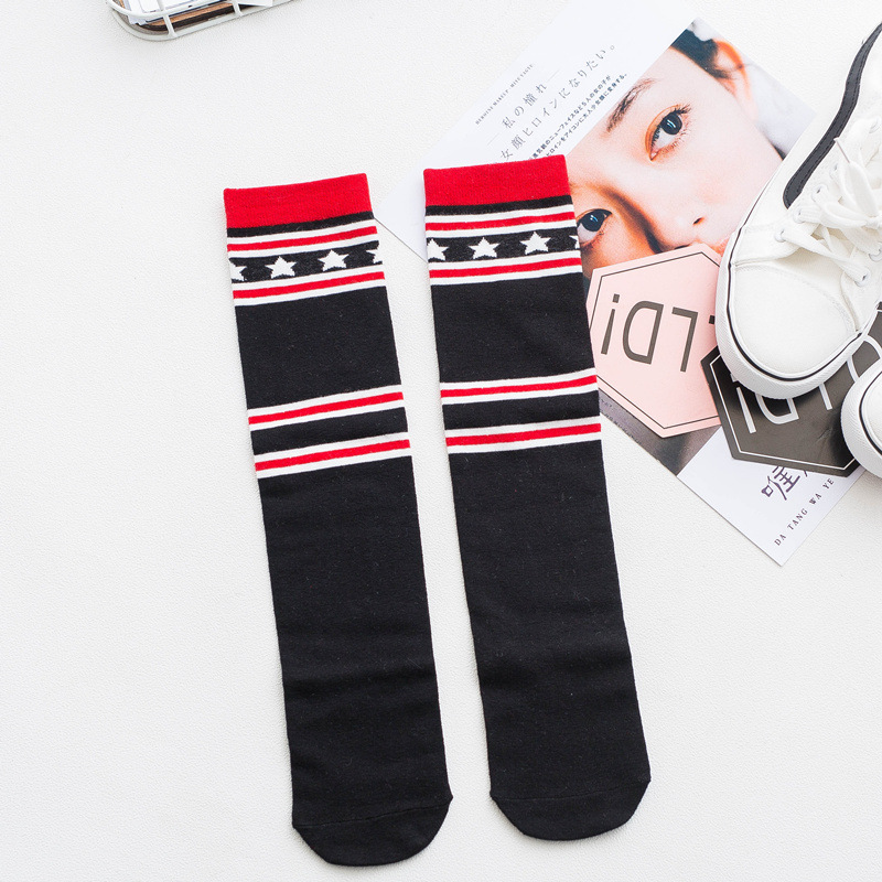 El otoño y el invierno de las mujeres calcetines altos estrella rayas mismo estilo calcetines de pantorrilla estilo japonés Harajuku estilo pila calcetines fábrica al por mayor