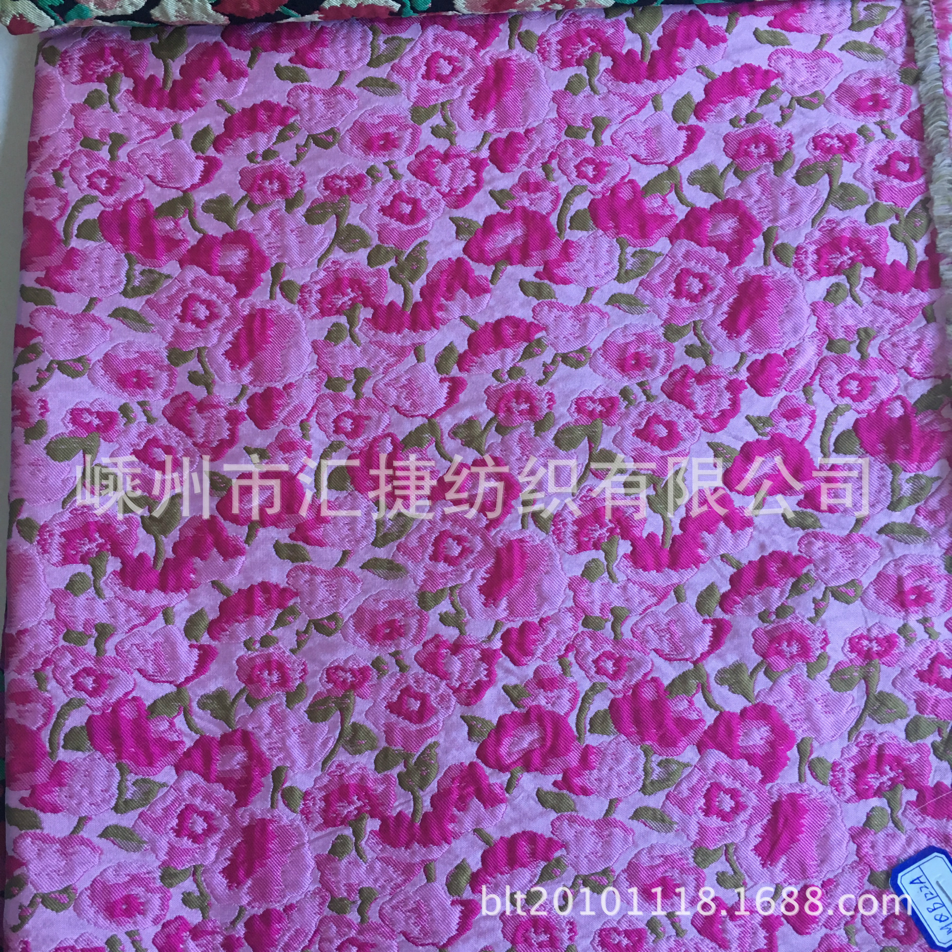 厂家直供色织大提花面料梭织提花裙裤服装面料名族风立体提花面料