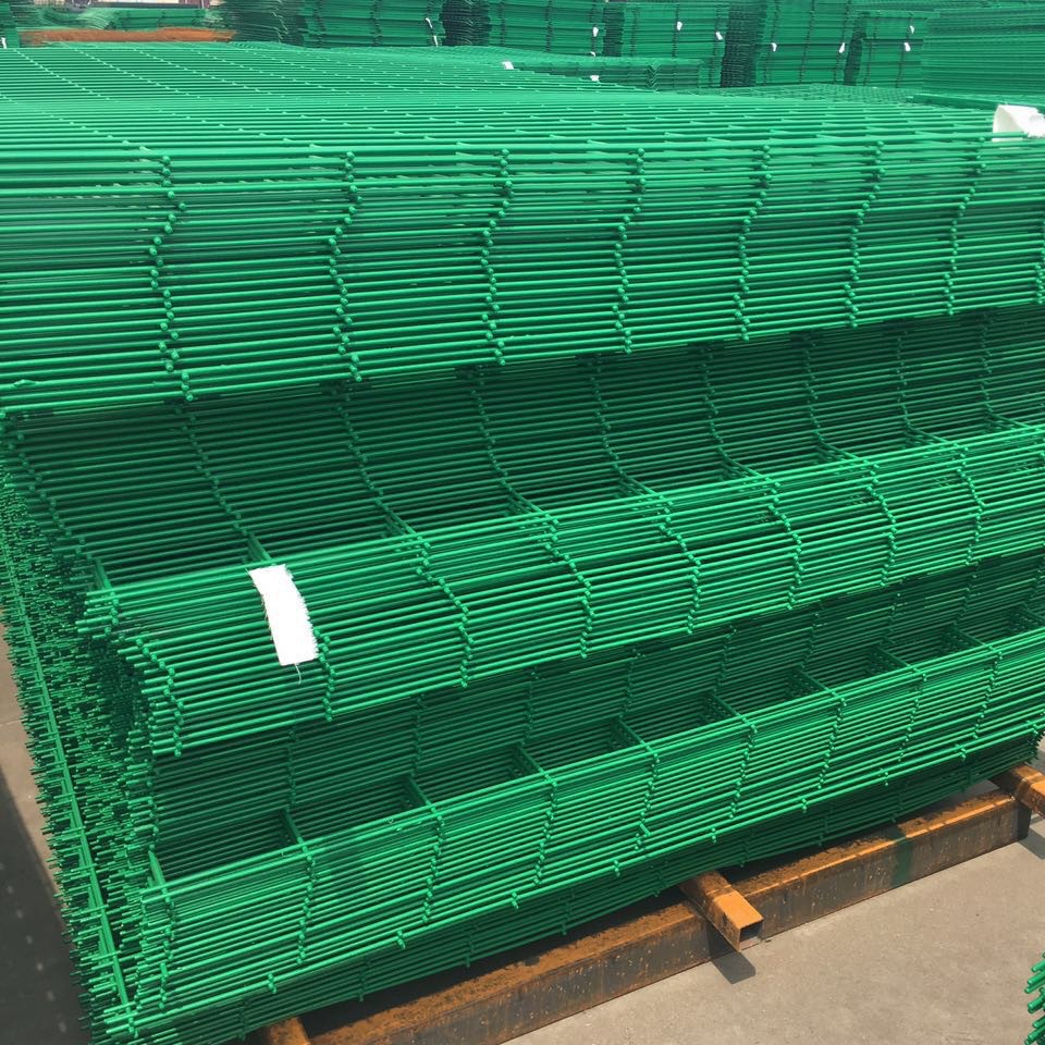 山东临沂厂家批发浸塑500丝双边护栏网 公路防护网 荷兰网