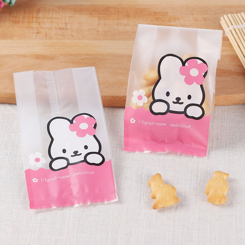 厂家批发烘焙食品包装卡通可爱饼干袋磨砂半透明喜糖果机封袋50只