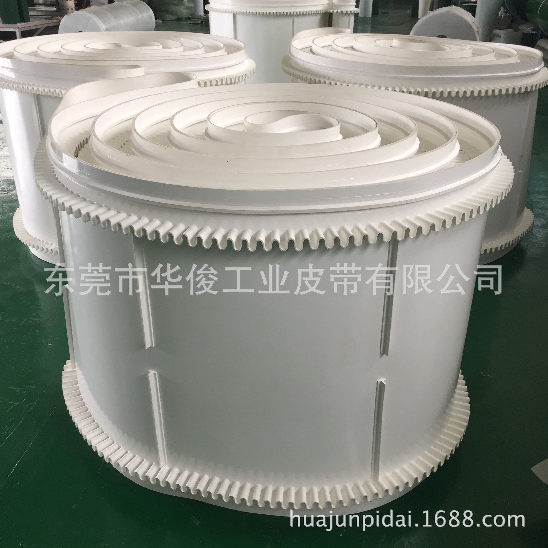 PVC裙边挡板输送带 提升设备输送带 物料提升输送带 导条输送带