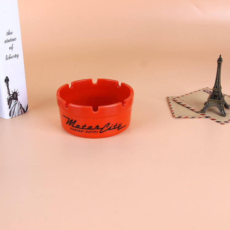 Fábrica directa personalidad creativa cenicero poroso cenicero a prueba de viento cenicero de plástico publicidad regalos de promoción