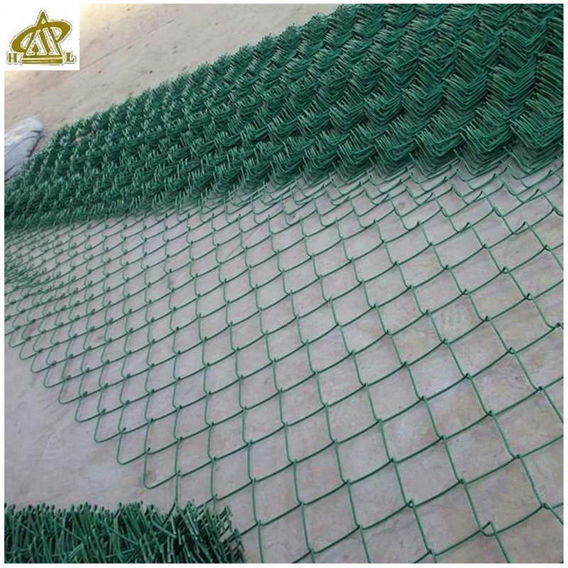 供应体育场围网勾花篮球场围网厂家供应老年公寓围栏运动场围栏网