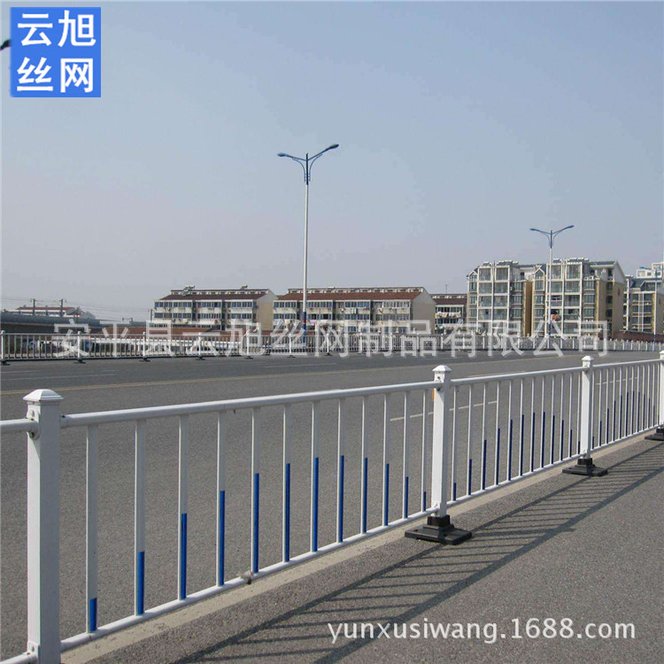 城市公路交通护栏道路隔离围栏防眩目机动车中央隔离防撞围栏厂家