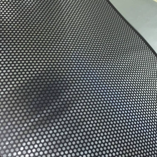 pvc电脑机箱防尘网冲孔塑料黑色网电器加工定制过滤喇叭网音箱网