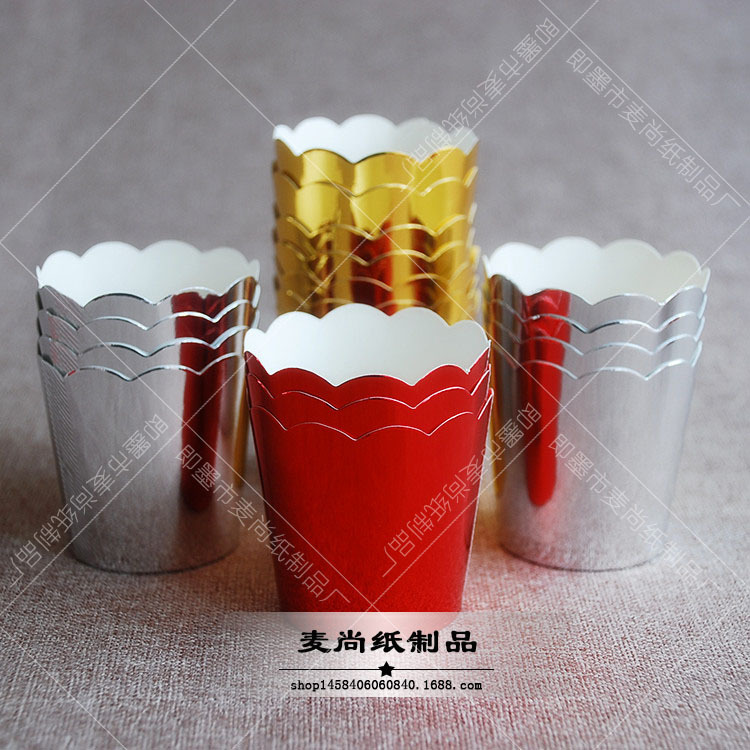Oro y plata TAZA ROJA taza de papel de pastel Qi Feng papel titular tamaño pequeño papel de aluminio de alta temperatura para hornear taza de papel de alta temperatura taza de la máquina