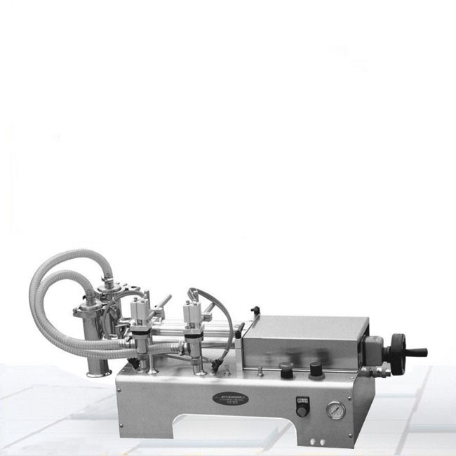 厂家供应小型液体灌装机 半流体半自动卧式灌装机 500液体灌装机