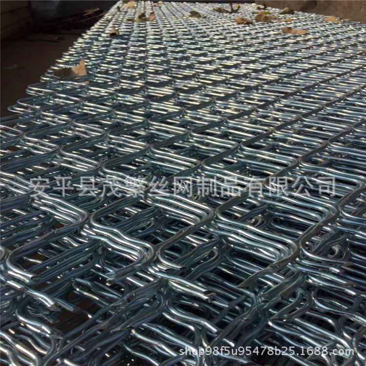 现货草原圈地养殖美格网 镀锌菱形美格网 大型狗场围栏铁丝网