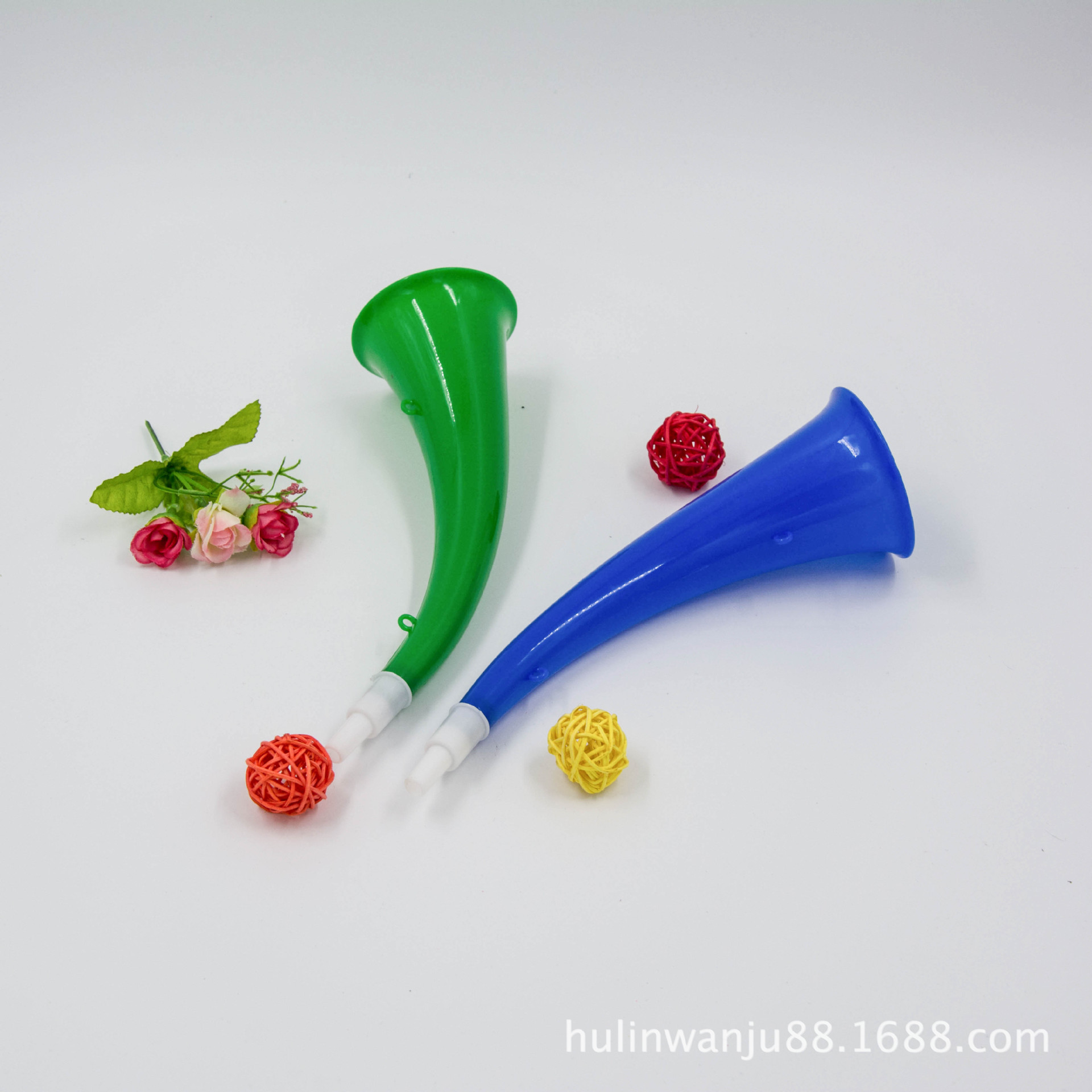 Fábrica directa Copa del Mundo pequeña trompeta bocina juguetes de apoyo pueden agregar logotipo fans 23cm