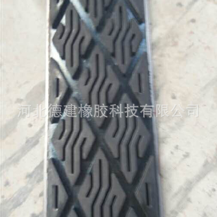 长期热销瓦壳式滚筒包胶板 各种橡胶板才 金属物包胶量大优惠