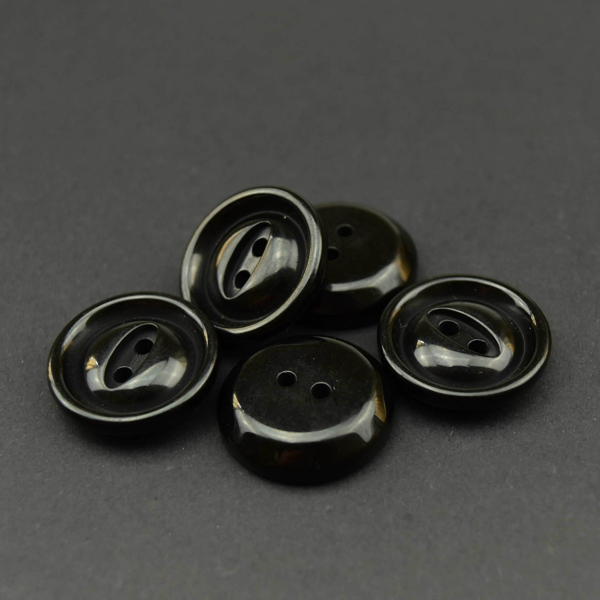 厂家直供树脂纽扣两眼内斜倒边猫眼扣鱼眼扣男女士毛呢大衣扣