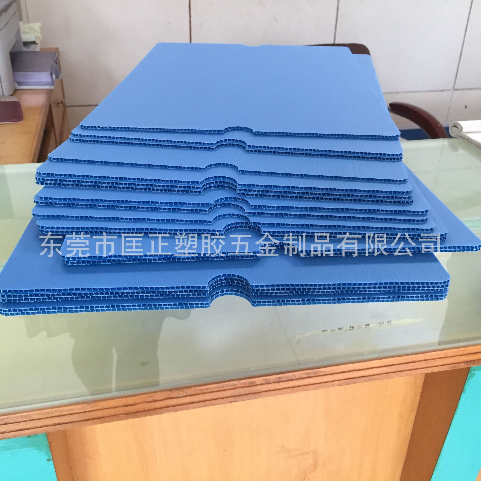 隔板开手指位  汽车电子器件箱材料  PP中空板包装收纳材料