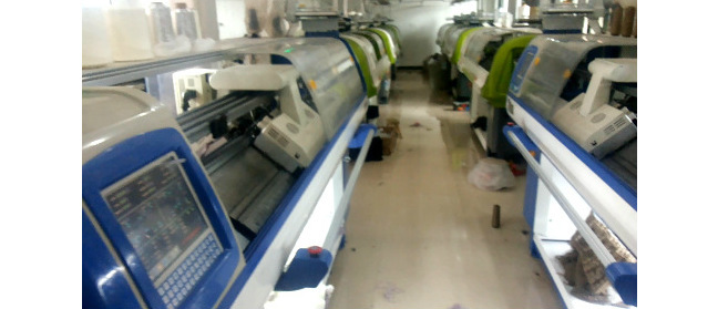 Shunzun moda cubierta de pie lana punto invierno rótula caliente con botón calcetines fábrica pequeña al por mayor