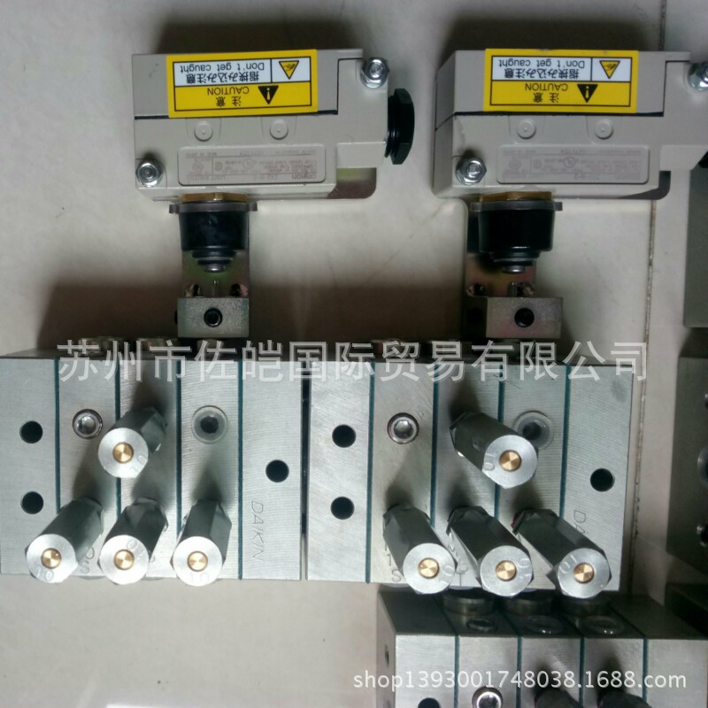 日本原装DAIKIN大金品牌M-3型号干油分配器 带循环开关和分配阀