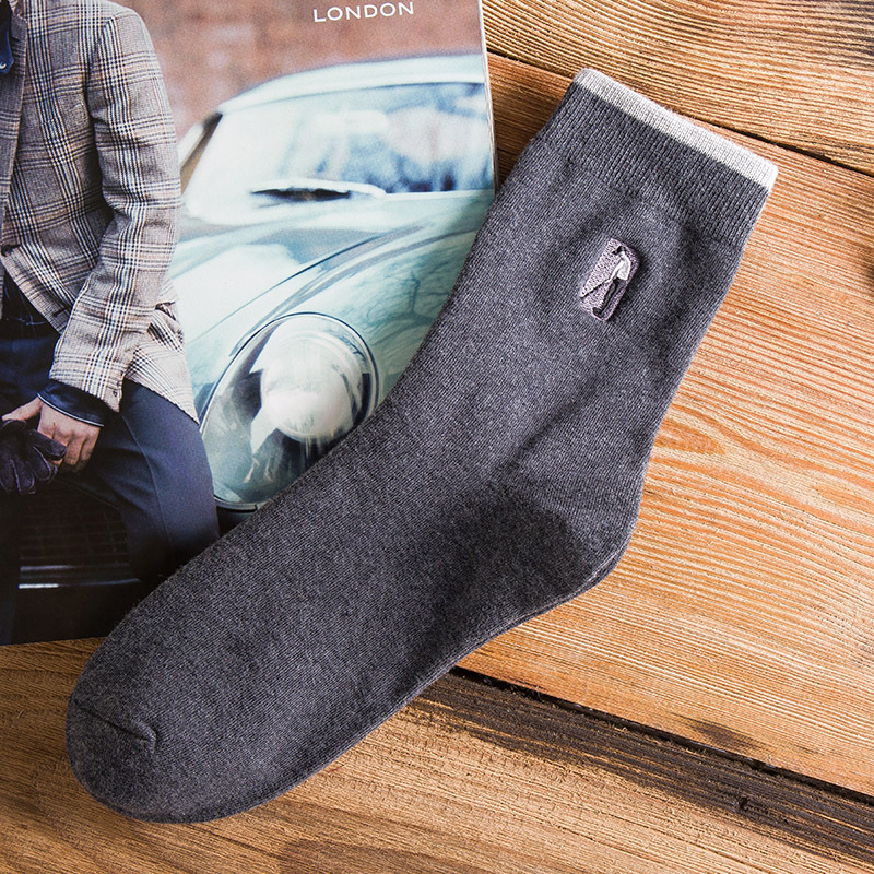 Chaussettes mi-mollet classiques brodées décontractées en coton pour homme, couleur unie, style sport, nouvelle collection 2025d_voghion.com