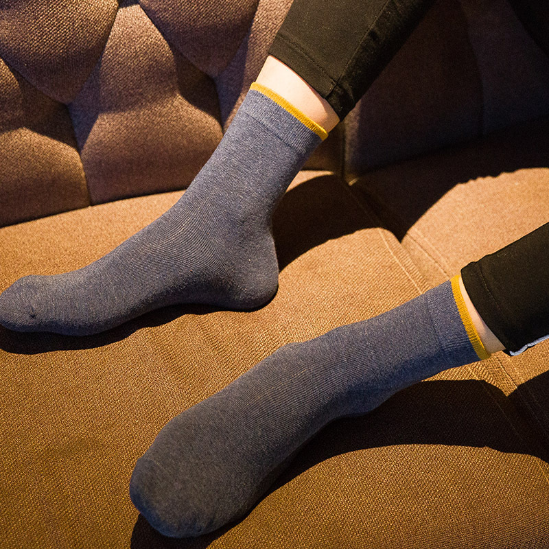 Chaussettes mi-mollet classiques brodées décontractées en coton pour homme, couleur unie, style sport, nouvelle collection 2025d_voghion.com