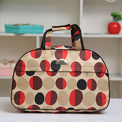 빨간색과 다크 브라운 원