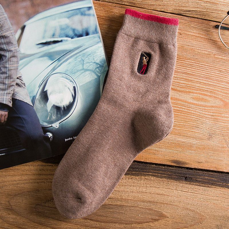 Chaussettes mi-mollet classiques brodées décontractées en coton pour homme, couleur unie, style sport, nouvelle collection 2025d_voghion.com