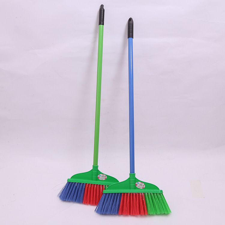Escoba de plástico para limpieza del hogar