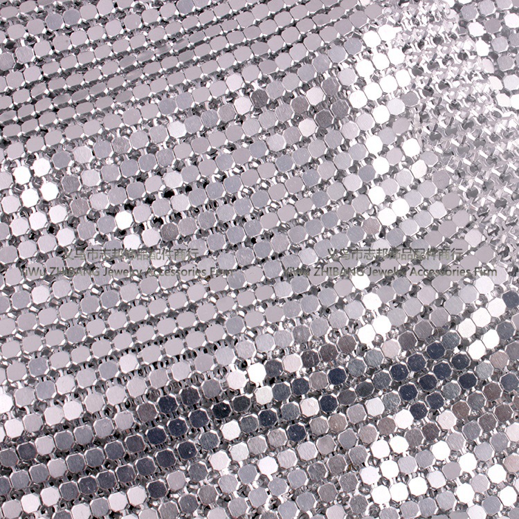 ������������ʯ���������������ʲ������ƽƬ���θ��Է糱