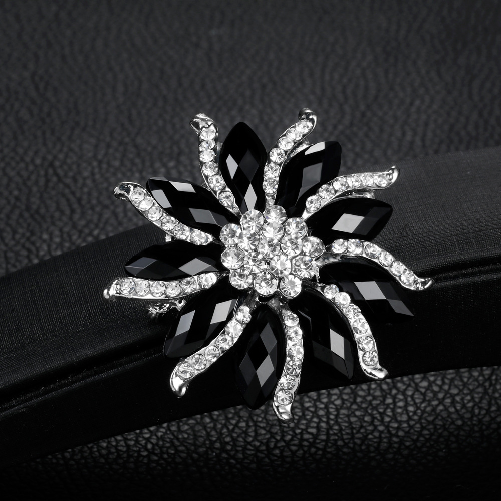 Fashion hot brooch foreign trade black resin alloy corsage jewelry classic brooch