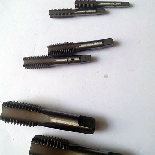 Hand tapping straight groove tapping, tapping special thread tool M3-M30. Thick and thin thread Yangtze hand tap